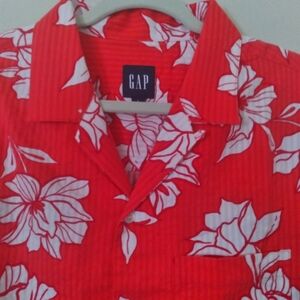 GAP Men's Cayenne Red  Hawiian Floral‎ Print Camp Shirt Size Large